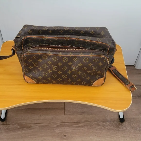 Louis Vuitton Monogram Brown Messenger Bag - Picture 2 of 16